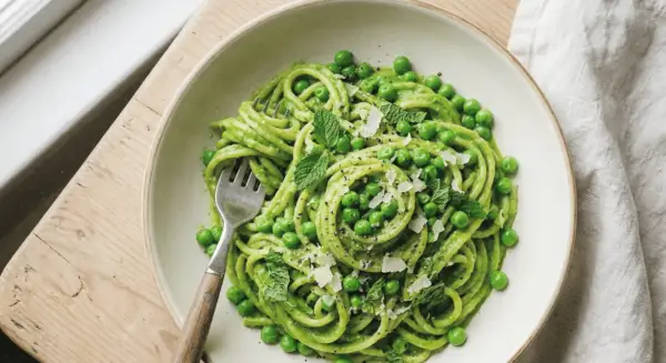 Creamy Green Pasta (with Peas, Herbs & Optional Chicken)